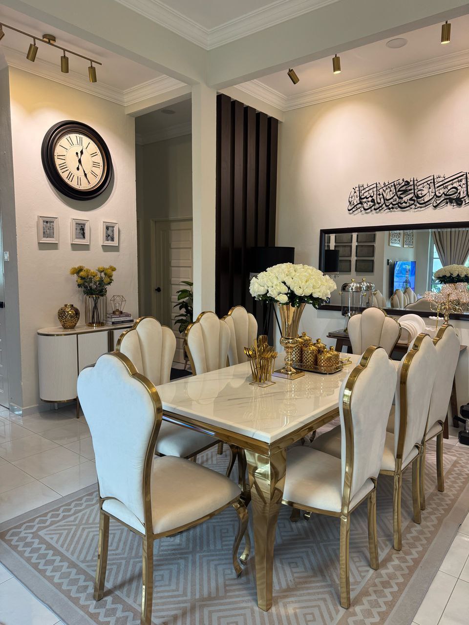 Mermaid Marble Dining Set