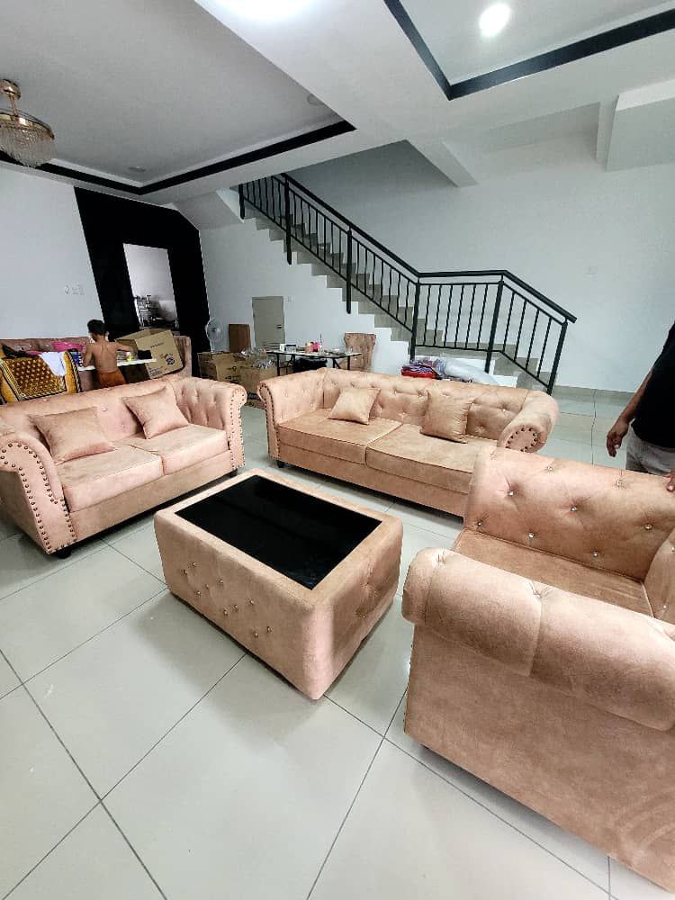 Classic Chesterfield Sofa Set