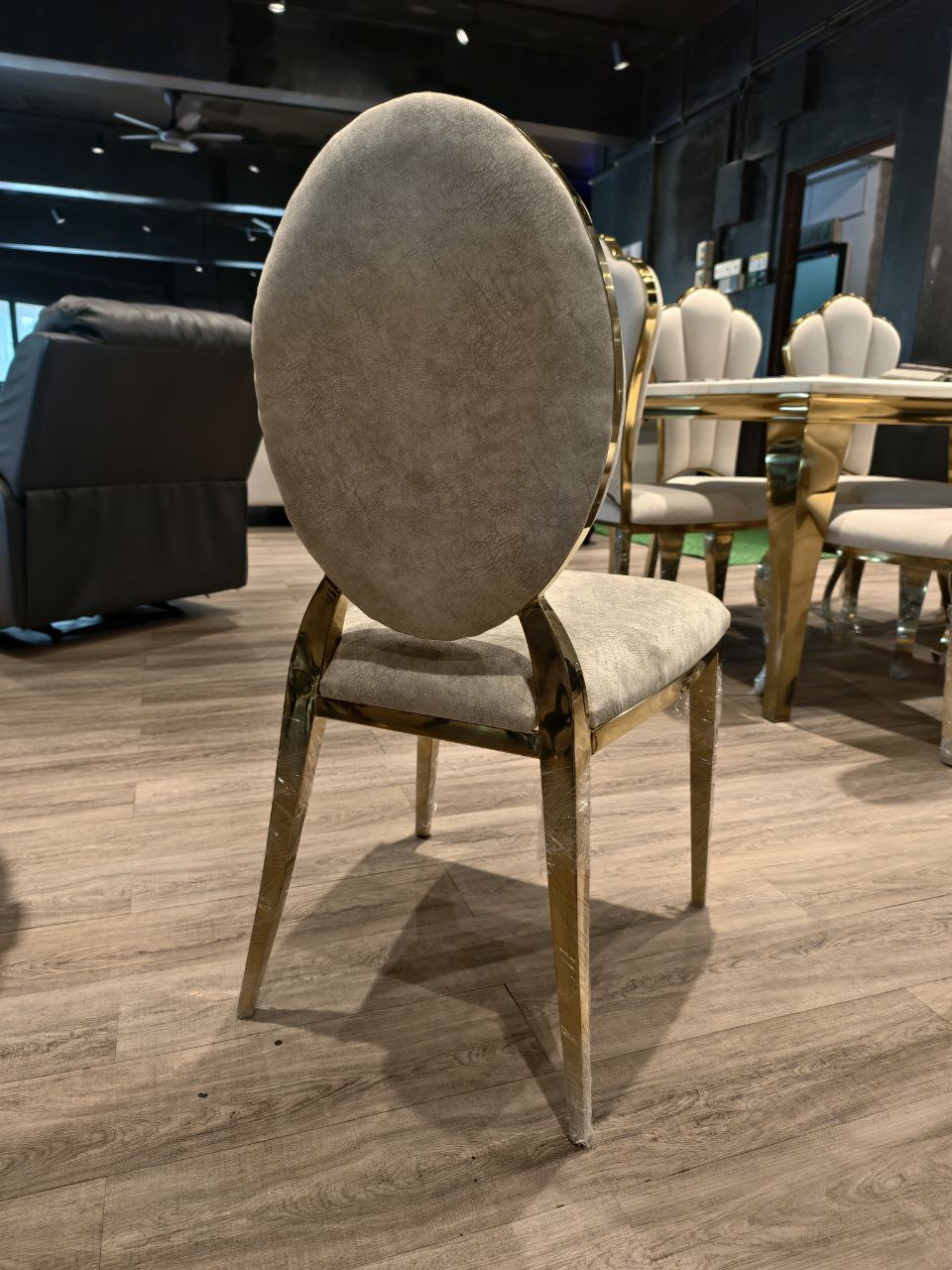 Ovalia Chair