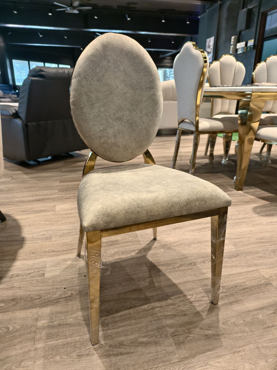 Ovalia Chair
