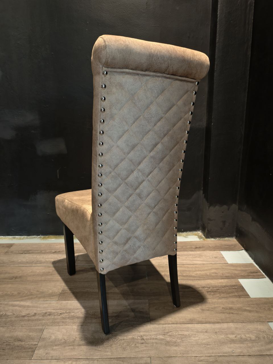 Elly Chair