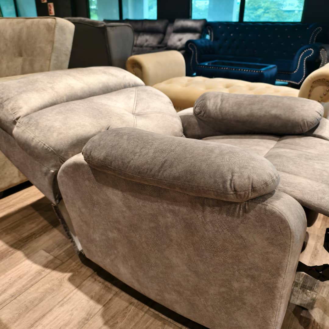 The Arlo Cloud Recliner