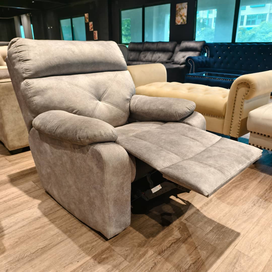 The Arlo Cloud Recliner