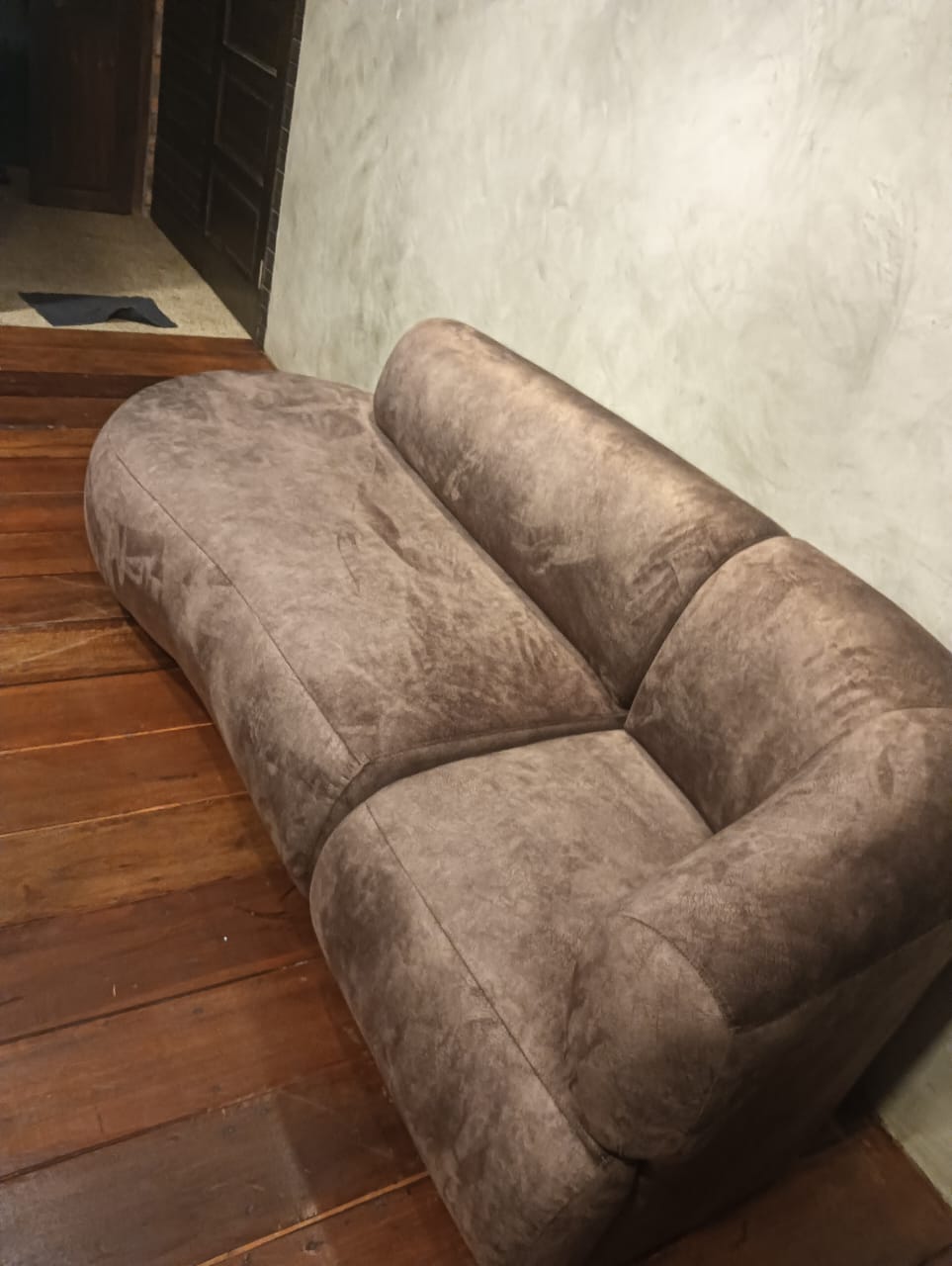 VELVA CURVE SOFA
