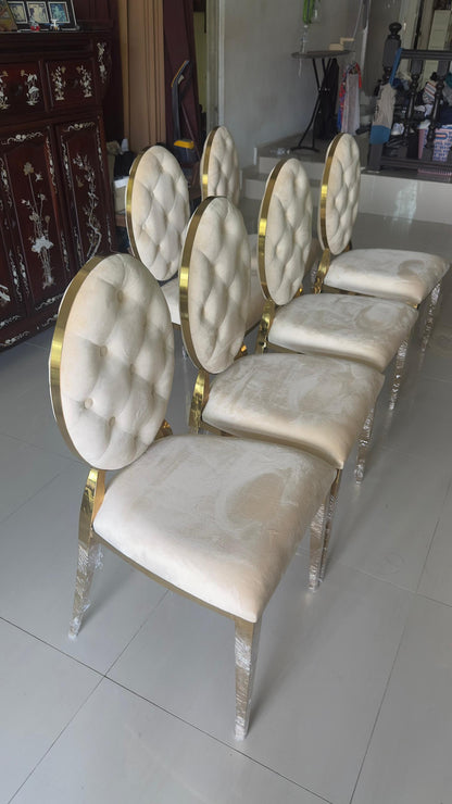 The Ovalia Dining Set (C229)