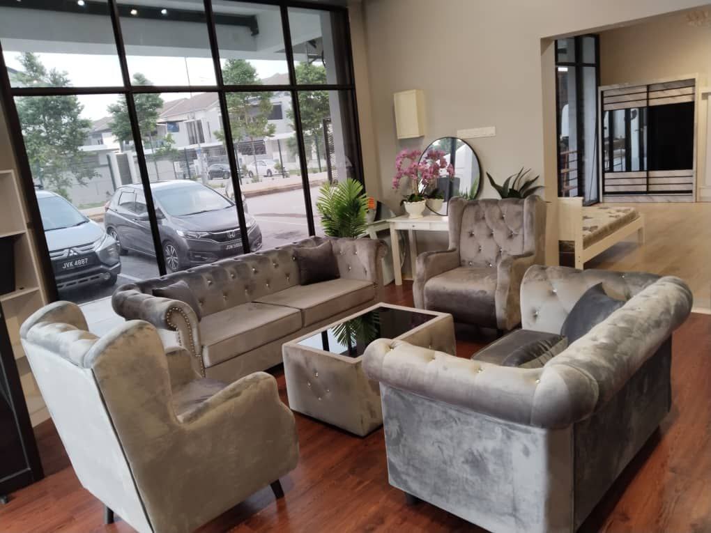 Classic Chesterfield Sofa Set