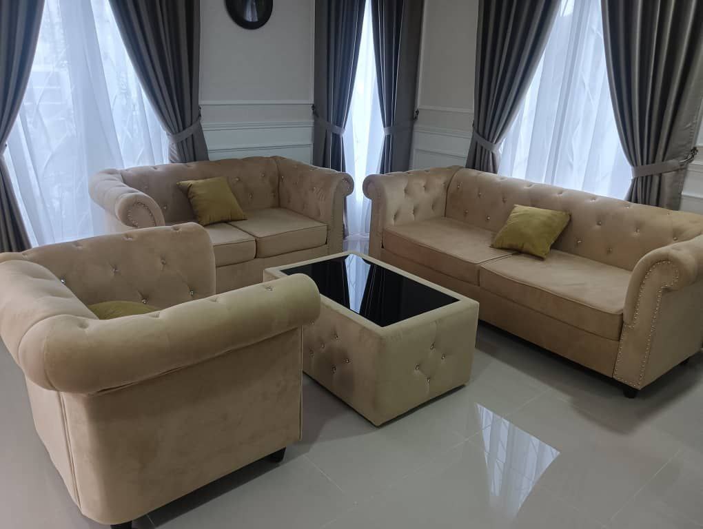 Classic Chesterfield Sofa Set