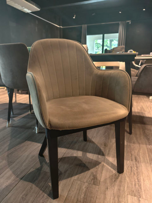 Arya Dining Set