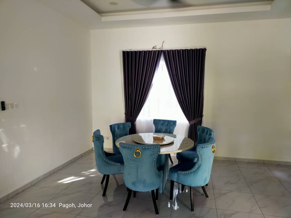 Butterfly Round Full Marble Dining Set